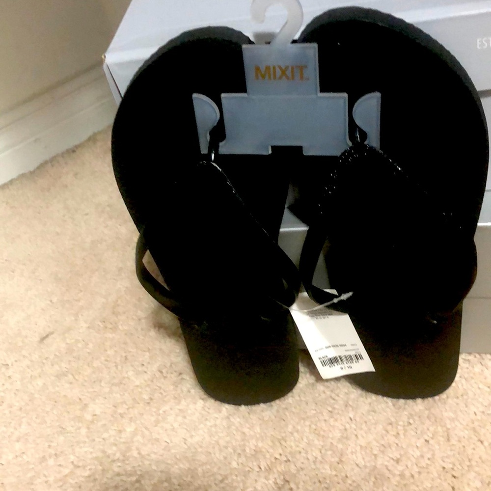Black  thong sandal new size 9/10